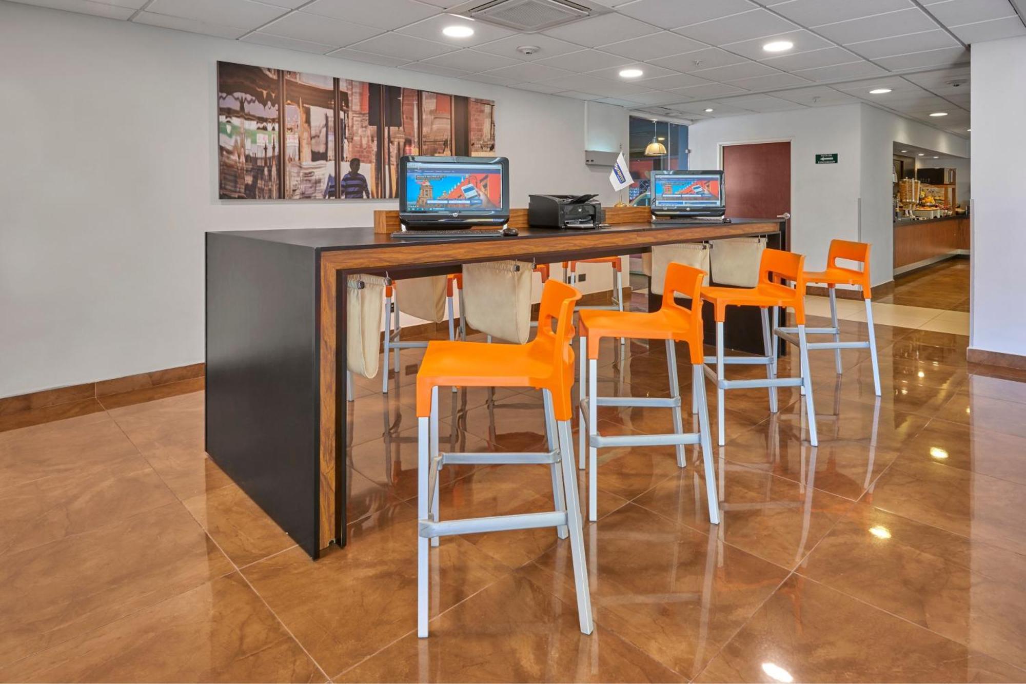 City Express By Marriott Queretaro Jurica Esterno foto